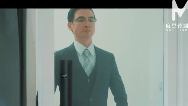 Booby Chinese Slut And Her Office Affair With Her Boss