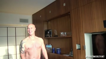 Chloe, 28 Ans, Serveuse Dans Un Restaurant Sur Montpellier