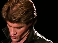 Muscular Hunks Threesome