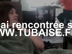 Elle Se Masturbe Avec Son Copain Alors Que Son Pere Est Dans