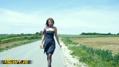 Hitchhiker MILF Julia North Receives Deep Anal👌 Pleasure In The Trunk