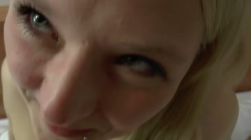 Stiefvater Verführt Seine Schöne Blonde Stieftochter