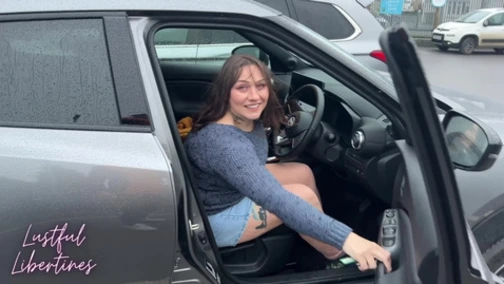 Cheating Milf Takes Call While Getting Creampie