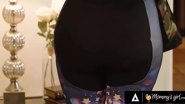 It’s Time For A Booty Stepmom To Teach Her Stepdaughter Dirty Things