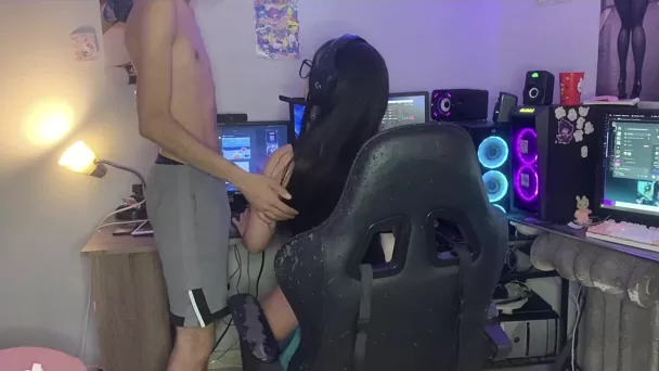 Gaming Girl With A Lovely Booty Is Trying Her Hand At Making Porn