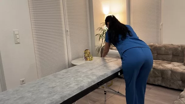 A Simple Massage Turned Into A Blowjob Surprise From My Wife