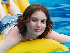 Seductive Fairskinned Teen Masturbates Her Lovely Muff Outdoors And Moans With Pleasure