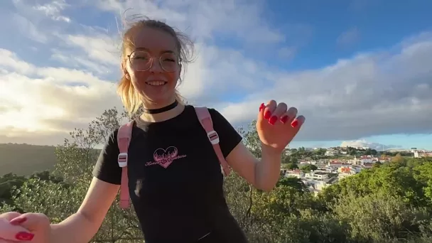 Nerdy Blonde Teen Pleased Me With A Nice Public Blowie During Our Hike